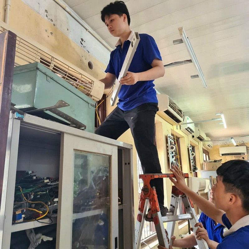 chi phí học nghề sửa chữa điện lạnh