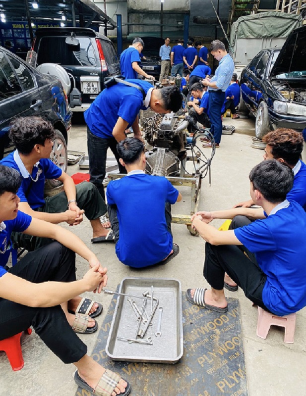 Không học Đại học - học nghề sửa chữa ô tô có tương lai không?